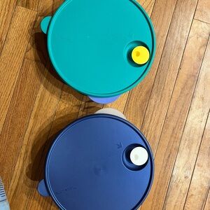 Tupperware Reheat-able Divided Teal and Blue Round Containers with Lids